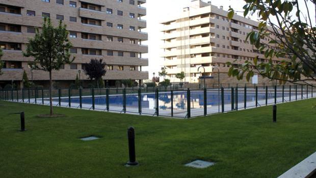 Serias dudas de que puedan abrir las piscinas en urbanizaciones