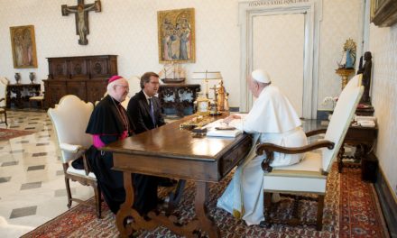 Feijoo espera que el Papa Francisco venga en 2022 a Santiago