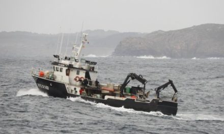 Se hunde un pesquero coruñés con dos marineros ahogados